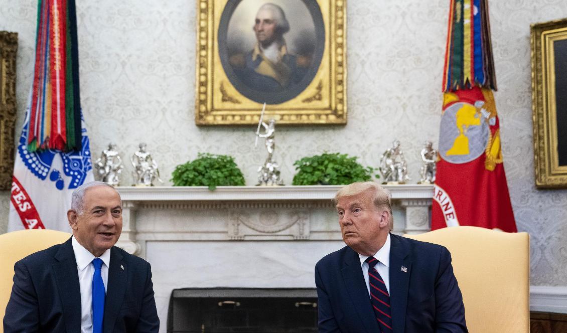 USA:s president Donald Trump och Israels premiärminister Benjamin Netanyahu under ett möte i Ovala rummet i Vita huset den 15 september 2020. Foto: Dough Mills/Pool/Getty Images