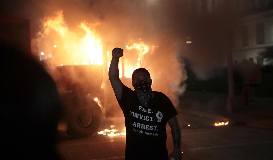 Protester under andra natten i Kenosha, Wisconsin efter polisskjutningen av Jacob Blake, den 24 augusti 2020. Foto: Scott Olson/Getty Images