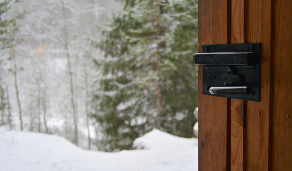 Utanför stugan har det blivit vinter under natten. Foto: Eva Sagerfors/Epoch Times