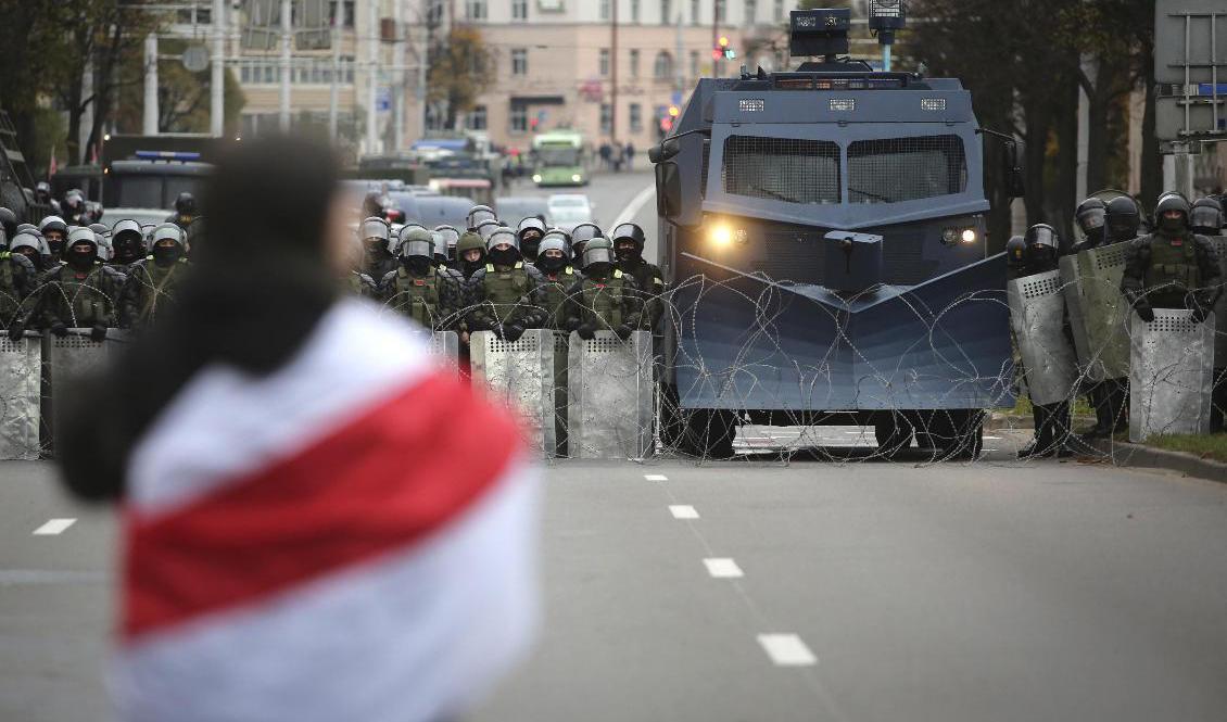 En tidigare demonstration mot president Aleksandr Lukasjenko i Belarus huvudstad Minsk. Arkivbild. Foto: AP/TT