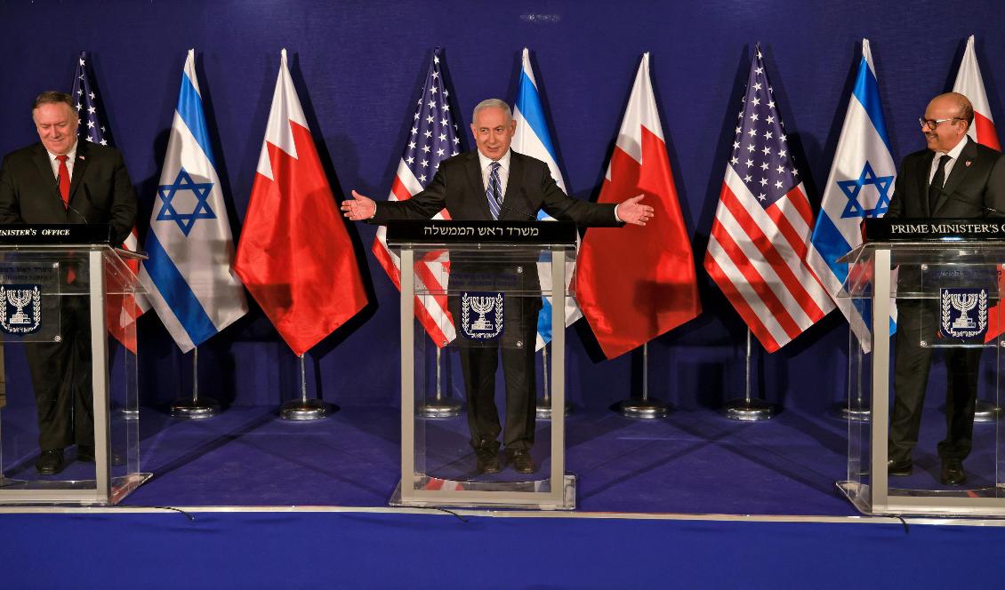 USA:s utrikesminister Mike Pompeo tillsammans med Israels premiärminister Benjamin Netanyahu och Bahrains utrikesminister Abdullatif bin Rashid Al Zayani i Jerusalem den 18 oktober 2020. Foto: Menahem Kahana/POOL/AFP via Getty Images