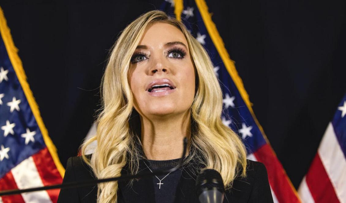 Vita Husets pressekreterare Kayleigh McEnany talar under en presskonferens i Republican National Committees högkvarter i Washington den 9 november 2020. Foto: Samuel Corum/Getty Images