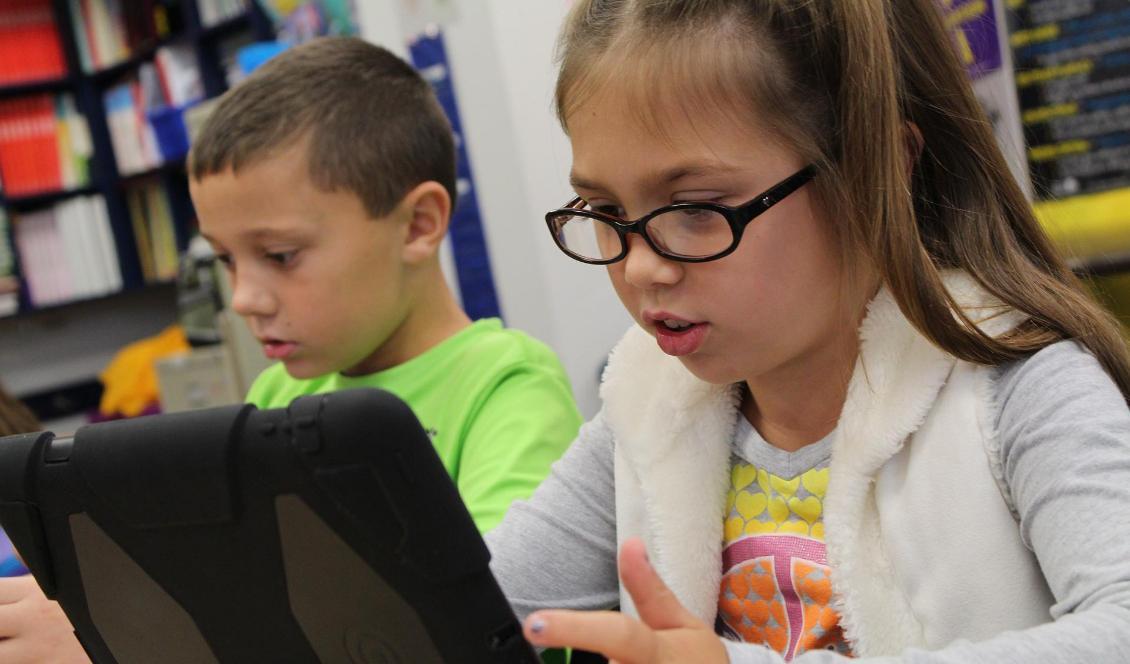 




I sin utbildning använder barn elektroniska hjälpmedel i en miljö som är mättad av strålning från kommersiella wifi-nätverk. Foto: April Bryant/Pixabay                                                                                                                                                                                                                            