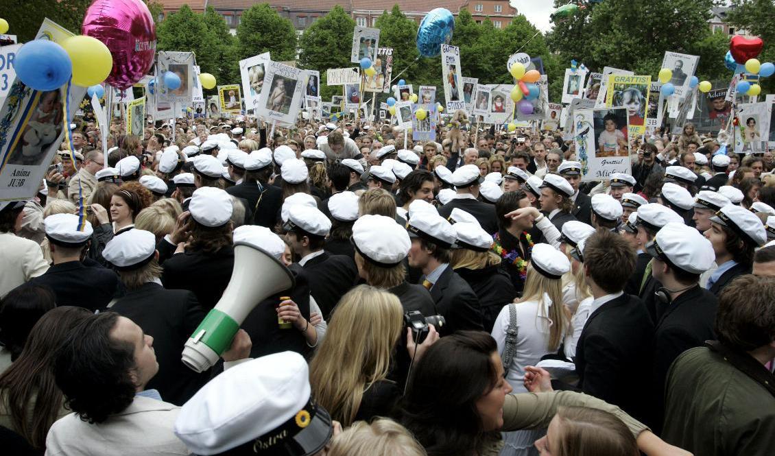 Gymnasieelever i Östersund misstänks vilja bli smittade av coronaviruset för att kunna fira studenten. Arkivbild. Foto: Bertil Ericson/TT