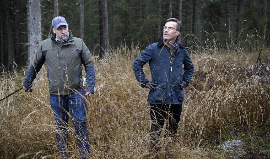 Moderaternas ledare Ulf Kristersson och partiets skogspolitiske talesperson John Widegren. Foto: Jessica Gow/TT