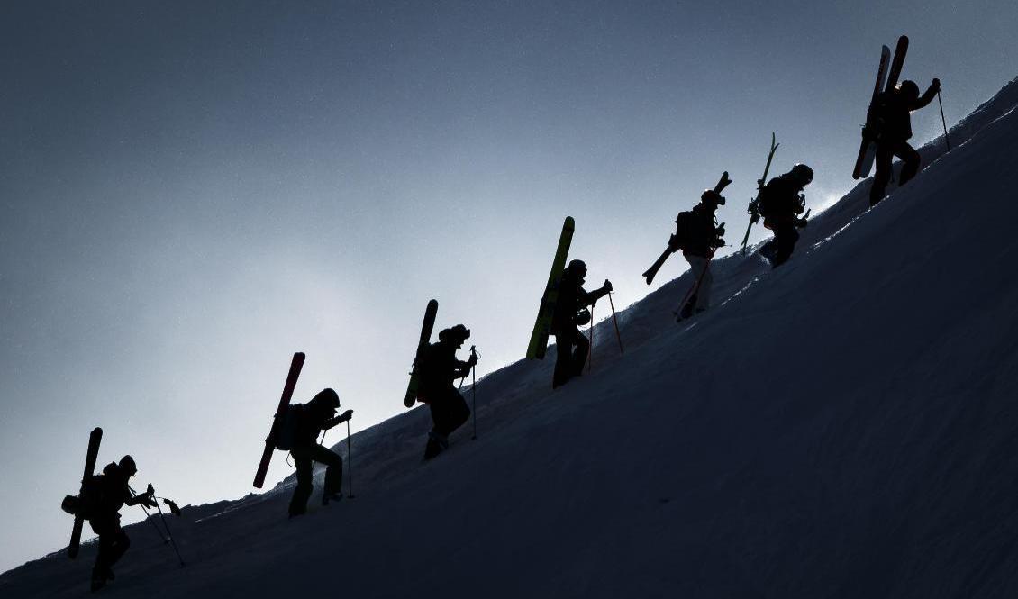 Ett hundratal britter har rymt från skidorten Verbier i Schweiz där de skulle sitta i karantän. Arkivbild. Foto: Valentin Flauraud/AP/TT