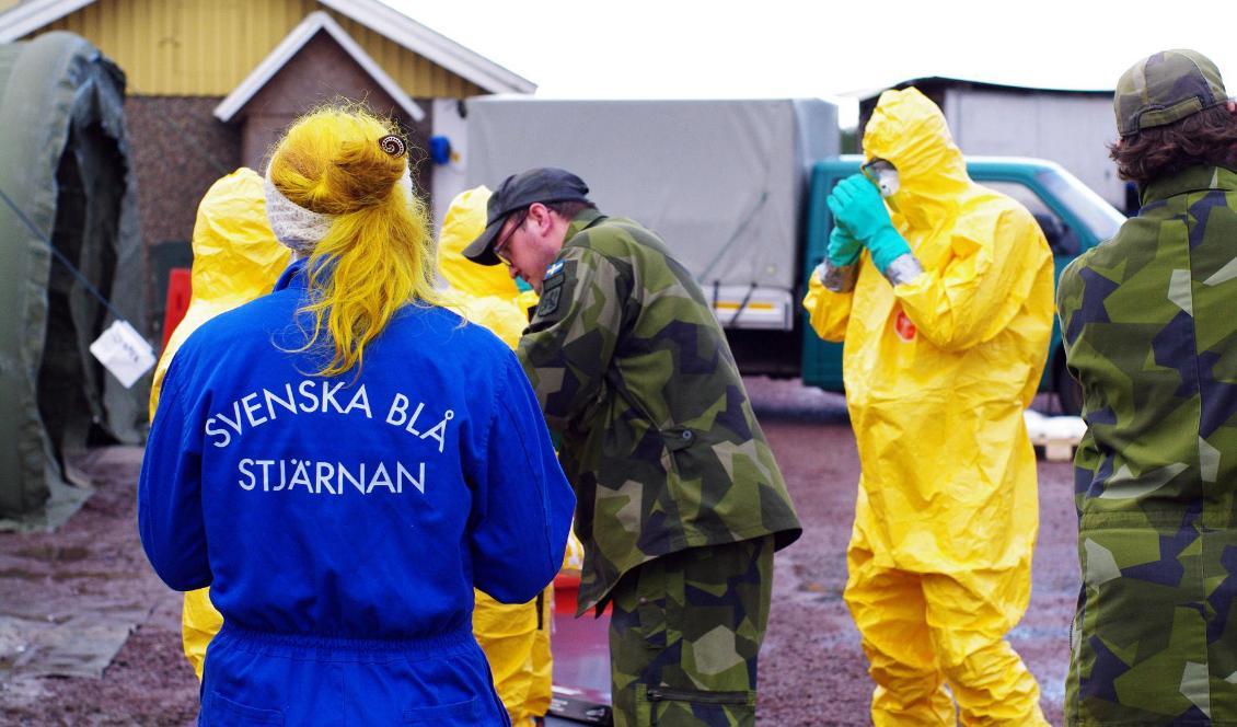 

Ett intensivt arbete pågår för att stoppa smittspridningen av fågelinfluensa efter att fem gårdar sedan i oktober i Sverige har drabbats av fågelinfluensa. Foto: Erik Arenius                                                                                        