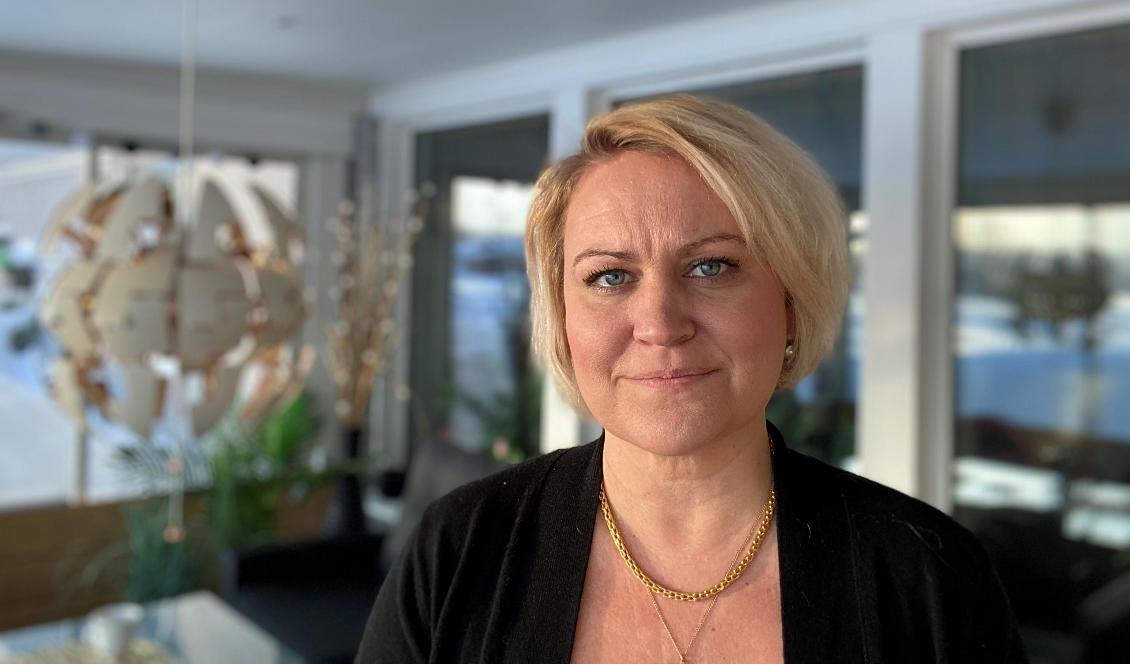 Rebecka Öhman, enhetschef på Kronofogden, är orolig för att unga personer lånar pengar eller handlar på avbetalning för att lösa sina ekonomiska problem. Foto: Kronofogden