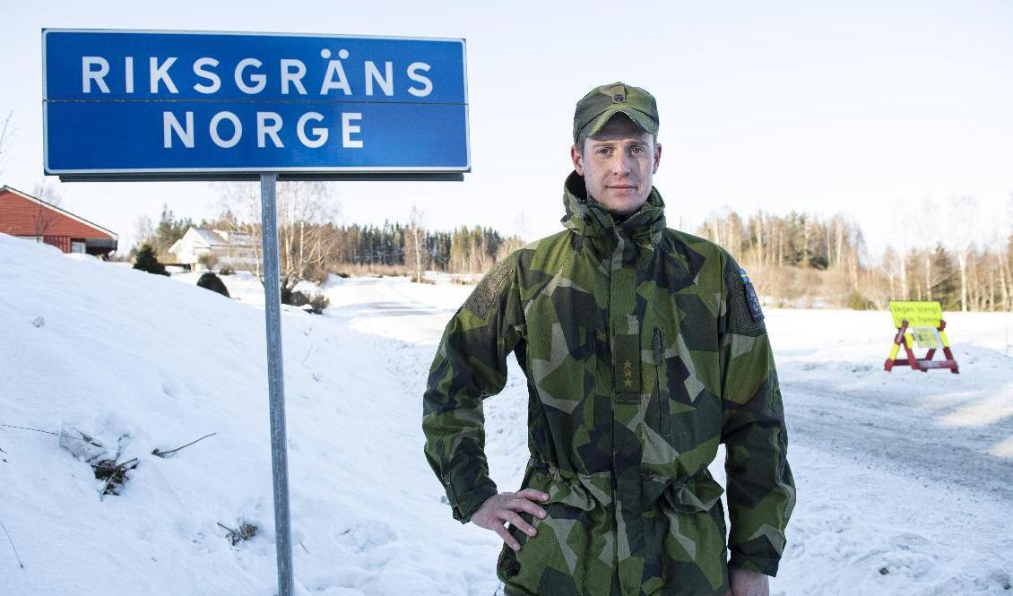 
Kapten Dan Andrén vid norska gränsen i Håvilsrud i Eda kommun i Värmland. Foto: Tommy Pedersen/TT                                            