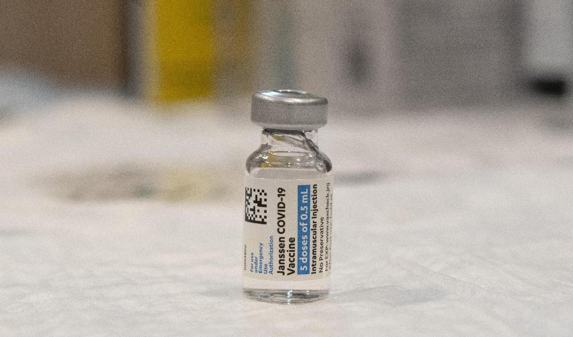 Vaccin från Janssen. Arkivbild. Foto: Mark Lennihan/AP/TT