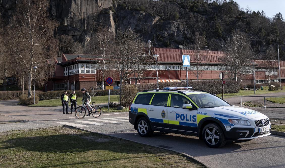 Lexbyskolan i Partille hålls stängd sedan hotfulla lappar hittats i ett köpcentrum. Foto: Björn Larsson Rosvall /TT