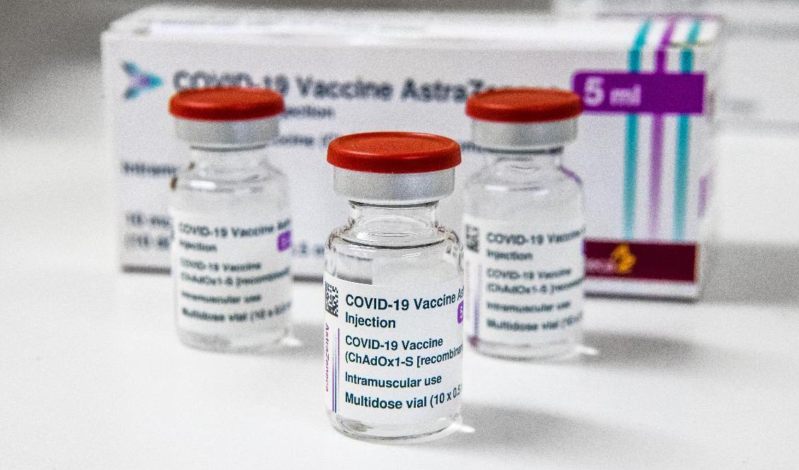 
Astra Zenecas vaccin mot covid-19 är det enda som 65-plussare i region Stockholm nu kommer att få. Arkivbild. Foto: Claudio Bresciani / TT                                            