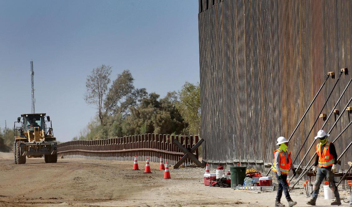 En del av barriären som USA byggt mot Mexiko. Arkivbild. Foto: Matt York/AP/TT