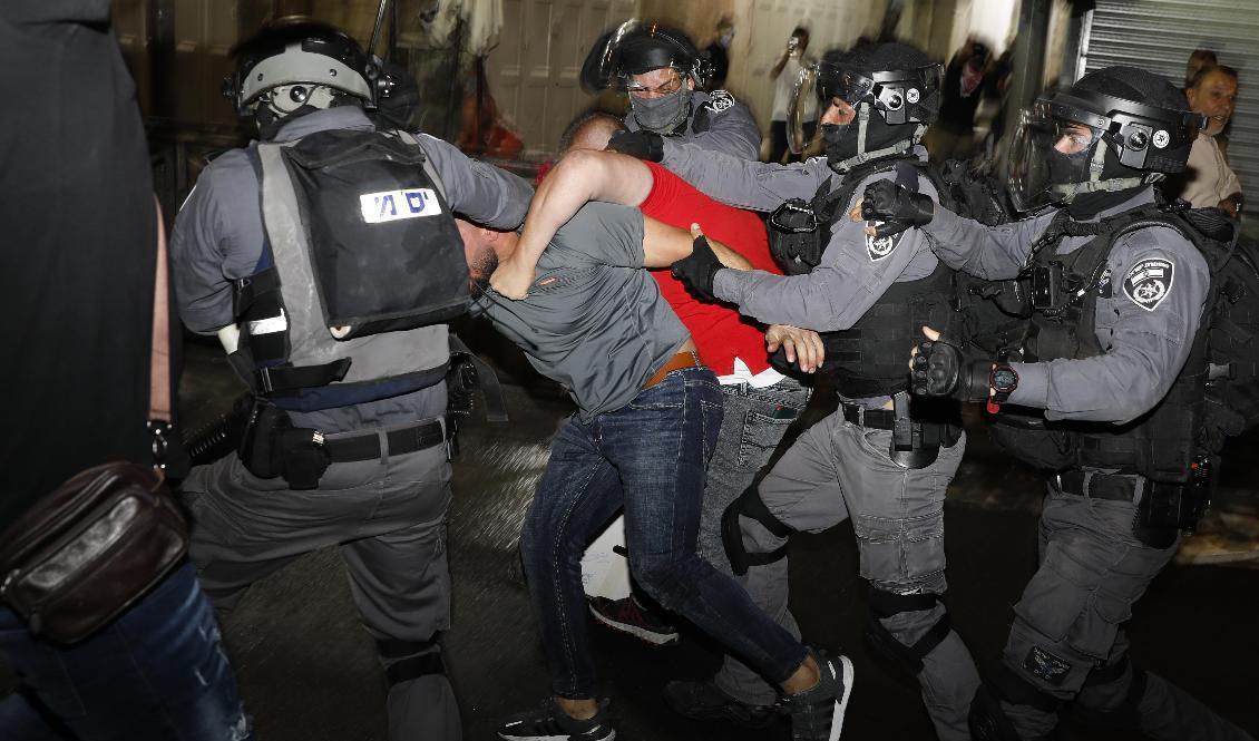 Läget i Jerusalem är oroligare än på länge, med våldsamma sammandrabbningar som resultat. Foto: Ariel Schalit/AP/TT