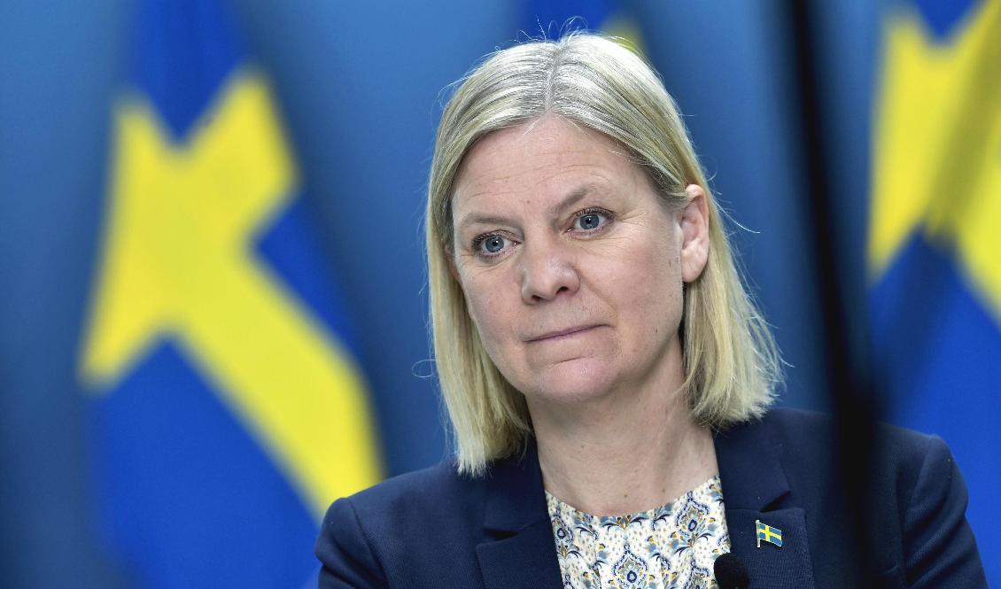 Regeringen med finansminister Magdalena Andersson (S) förlänger möjligheten att söka stöd för korttidspermitteringar. Arkivbild. Foto: Pontus Lundahl/TT