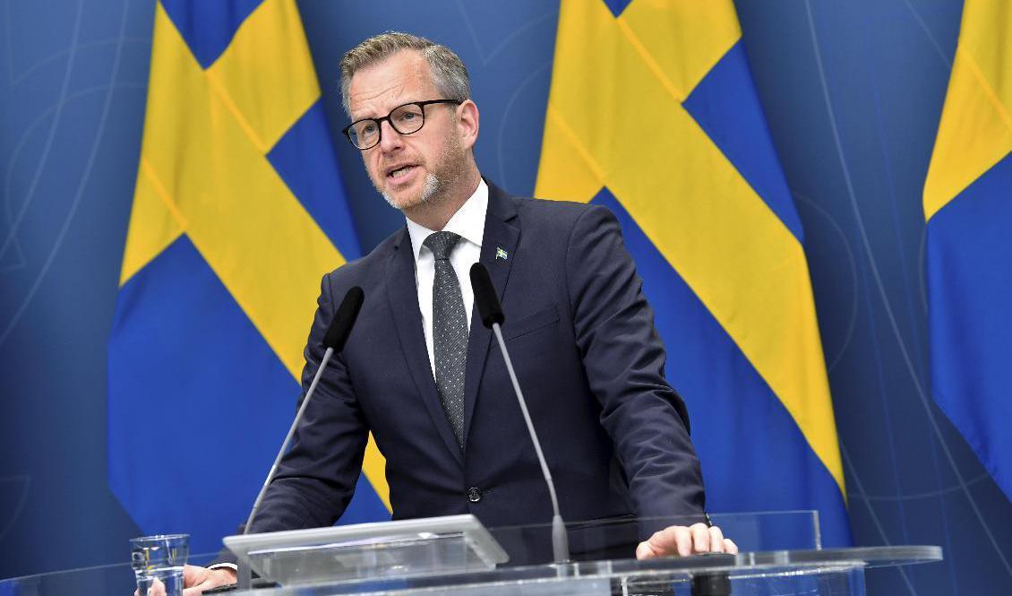 Inrikesminister Mikael Damberg (S) presenterar nya åtgärder för skärpta straff för brott mot knivlagen. Foto: Henrik Montgomery/TT