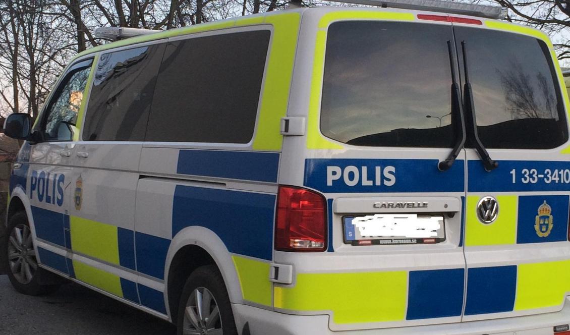 Sex personer greps vid ett tillslag mot grov organiserad brottslighet i Södertälje. Foto: Tony Lingefors