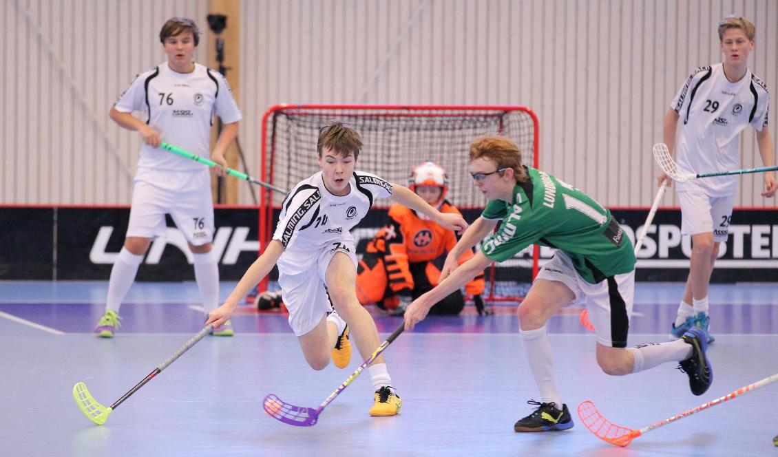 Innebandyn är en av de hallsporter som drabbats hårt av restriktionerna under pandemin. Allt matchspel har varit inställt och för de äldre ungdomarna även all gemensam träning, vilket lett till att många hoppat av. Foto: Svensk Innebandy