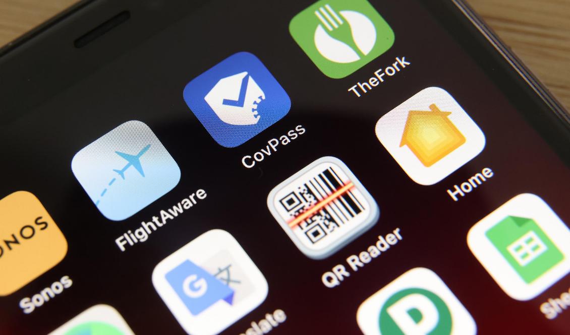 En smartphoneapp, ”CovPass”, för att bevisa att man är vaccinerad vid internationella resor, som släpptes den 10 juni syns här på en iPhone. Foto: Sean Gallup/Getty Images
