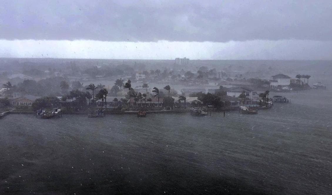 Elsa närmar sig staden Treasure Island i Florida. Foto: Marc Topkin/Tampa Bay Times/AP/TT
