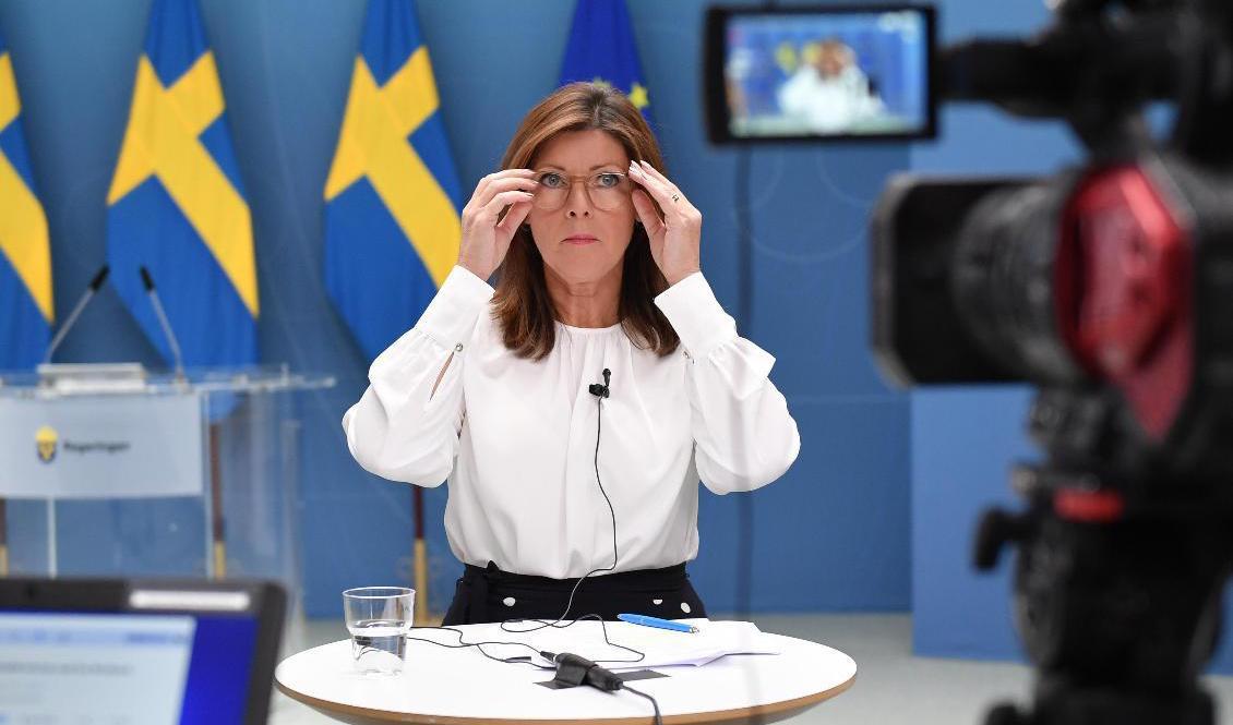 – Framtiden på svensk arbetsmarknad är ljus, säger Arbetsmarknadsminister Eva Nordmark (S). Foto: Stina Stjernkvist/TT