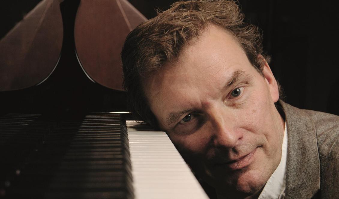 Under två säsonger har Erik Risberg haft hand om serien Klassisk kuriosa som tar upp olika kompositörer och musikämnen. Foto: Ola Kjelbye