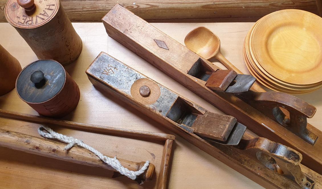 På en av Willes hyvlar syns hans bomärke. En tradition inte helt olik våra initialer men där märket ofta fördes vidare via släktleden. Foto: Jögge Sundqvist