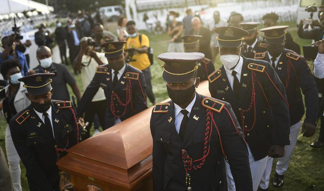Haitis mördade president Jovenel Moïse begravs i Cap-Haitien den 23 juli. Foto: Matias Delacroix/AP/TT