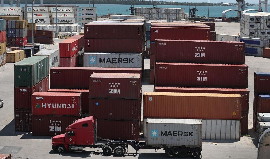 Fraktcontainrar i hamnen i Miami i USA. BNP-tillväxten i USA under andra kvartalet 2021 stannade på 6,5 procent, långt under marknadens förväntningar. Foto: Joe Raedle/Getty Images