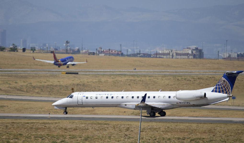 Ett United-plan vid Denvers flygplats. Arkivbild. Foto: David Zalubowski/AP/TT