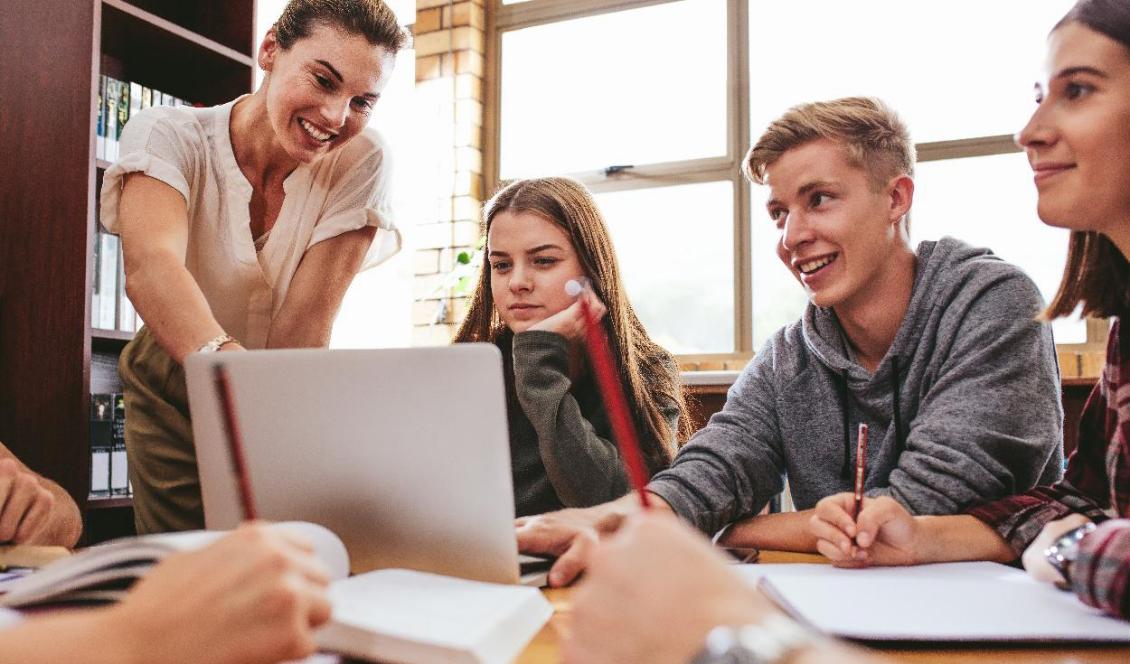 Skolan har en viktig roll att spela för att bidra till att utveckla en likartad moralisk kompass hos unga människor. Foto: Shutterstock