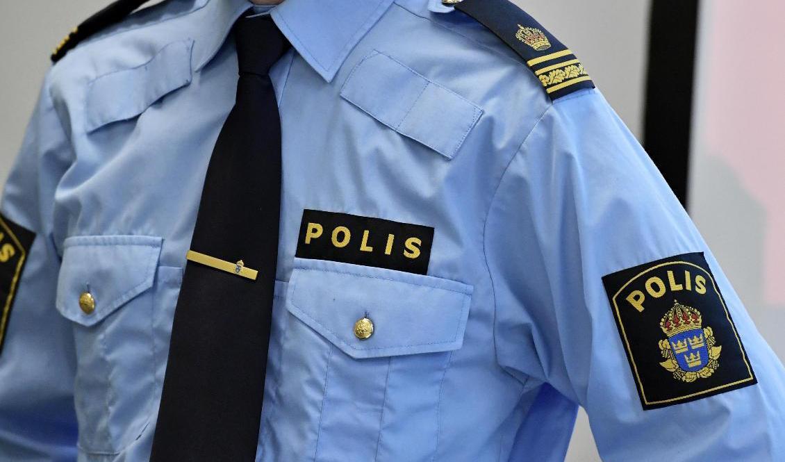 Polisen har tagit emot sex anmälningar om misstänka bedrägerier mot äldre personer i Malmö på måndagskvällen. Arkivbild. Foto: Janerik Henriksson/TT