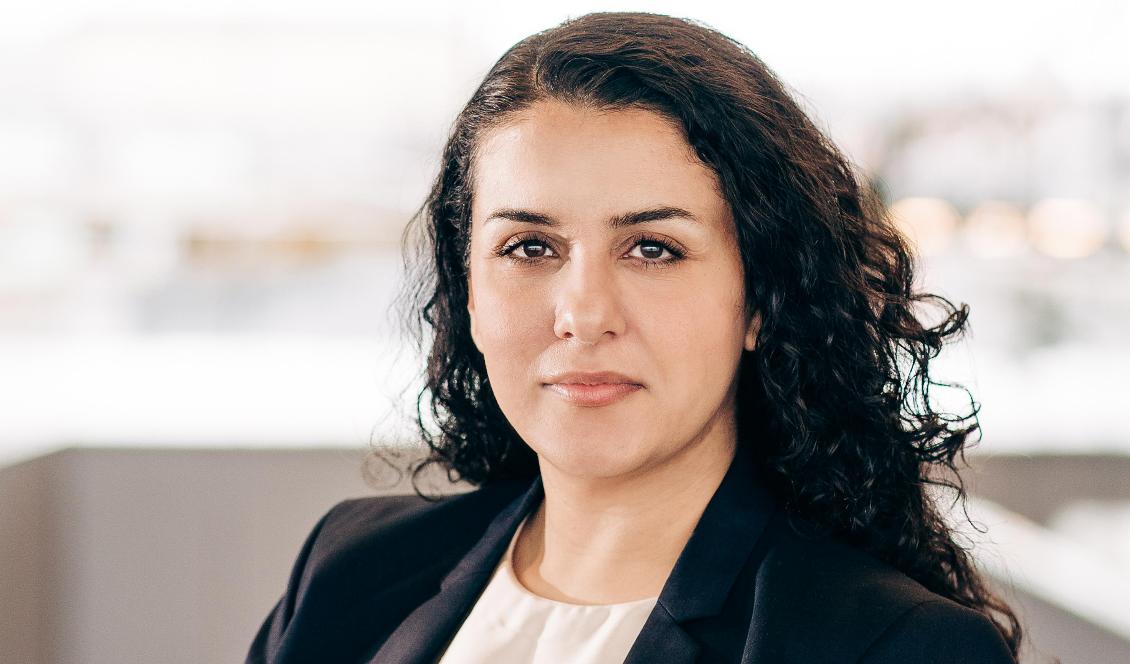 Advokaten Fatemeh Pakyari och ett svenskt nätverk av jurister och advokater anser att användningen av vaccinationsbevisen strider mot grundlagen. Foto: Melodifoto