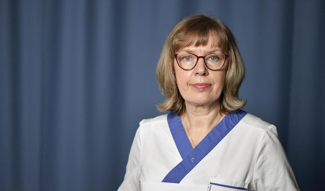 Marina Tuutma, andre vice ordförande vid Sveriges Läkarförbund, säger att för att öka tillgången på kompetent vårdpersonal behöver AT-tjänster och specialistläkarutbildningen dimensioneras utifrån medicinska behov. Foto: Anders Wiklund/TT