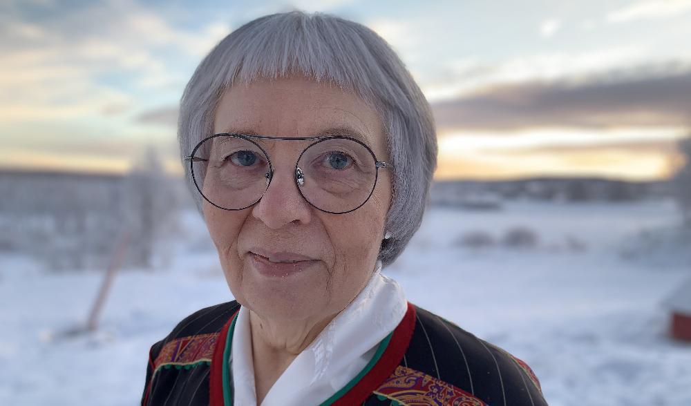 
Randi Marainen är utbildad inom flera former av duodji och arbetar som egenföretagare och Kunglig Hovleverantör inom samiskt silver. Foto: Beatrice Iren Fløystad                                            