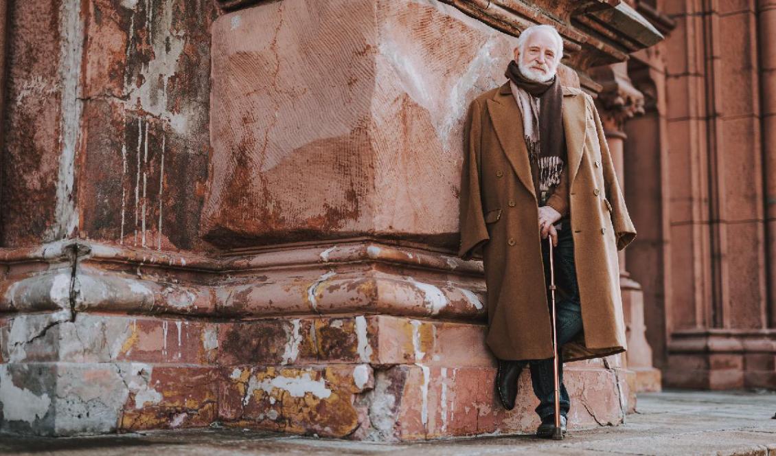 "En käpp är nog endast för den särskilt modige, då det kräver stor pondus att spatsera längs med trottoaren med käpp om detta inte är ett hjälpmedel för att gå på ålderns höst.” Foto: Shutterstock