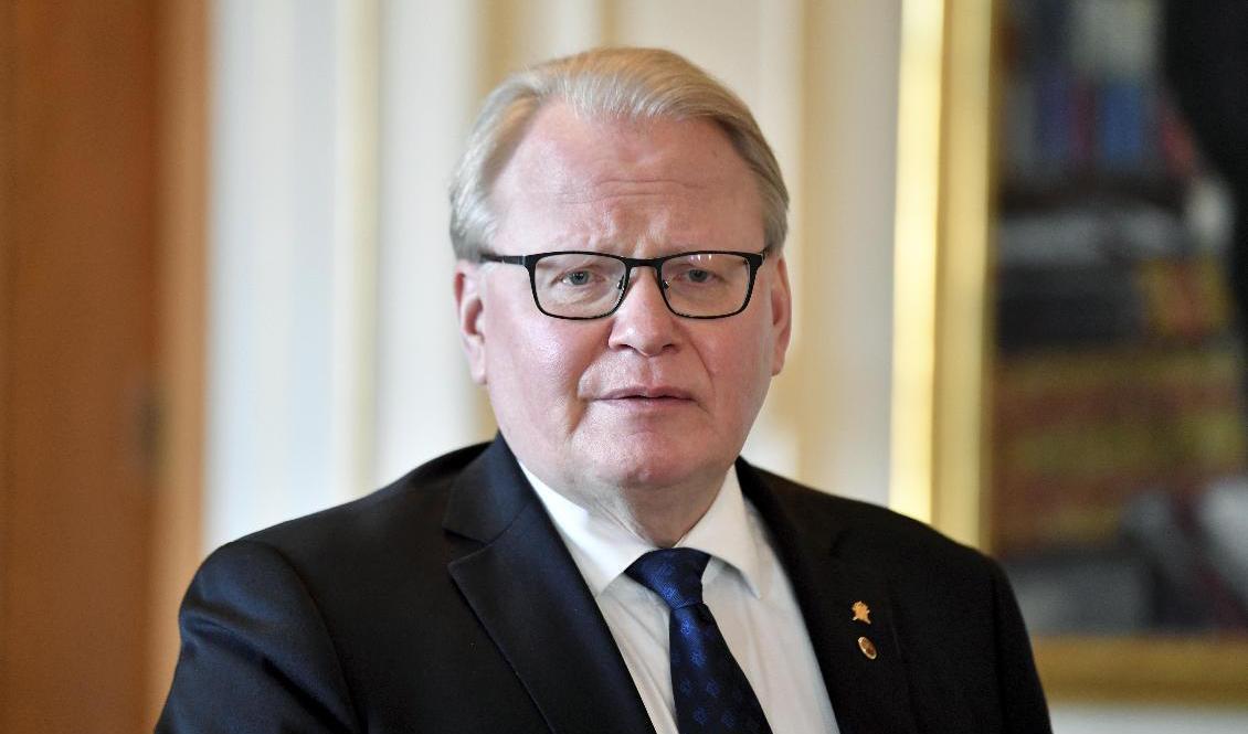 Försvarsminister Peter Hultqvist (S) kallar in försvarsberedningen för att diskutera förskott till försvaret i vårbudgeten. Arkivbild. Foto: Jessica Gow/TT
