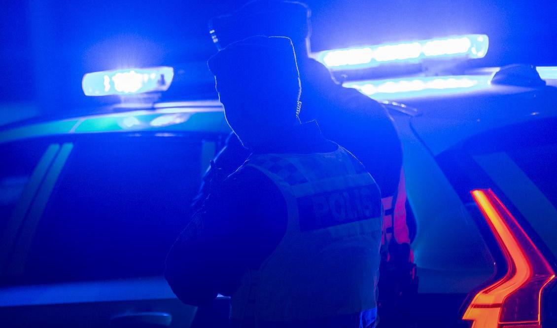 Polisen utreder ett mordförsök efter skottlossning i centrala Husby nordvästra Stockholm på lördagskvällen. Arkivbild. Foto: Johan Nilsson/TT