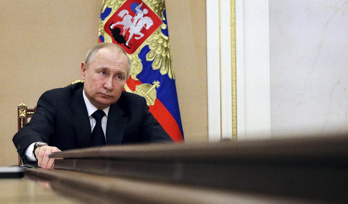 Rysslands president Vladimir Putin under ett regeringsmöte i torsdags. Bilden är distribuerad av Kreml. Foto: Mikhail Klimentyev/AP/TT