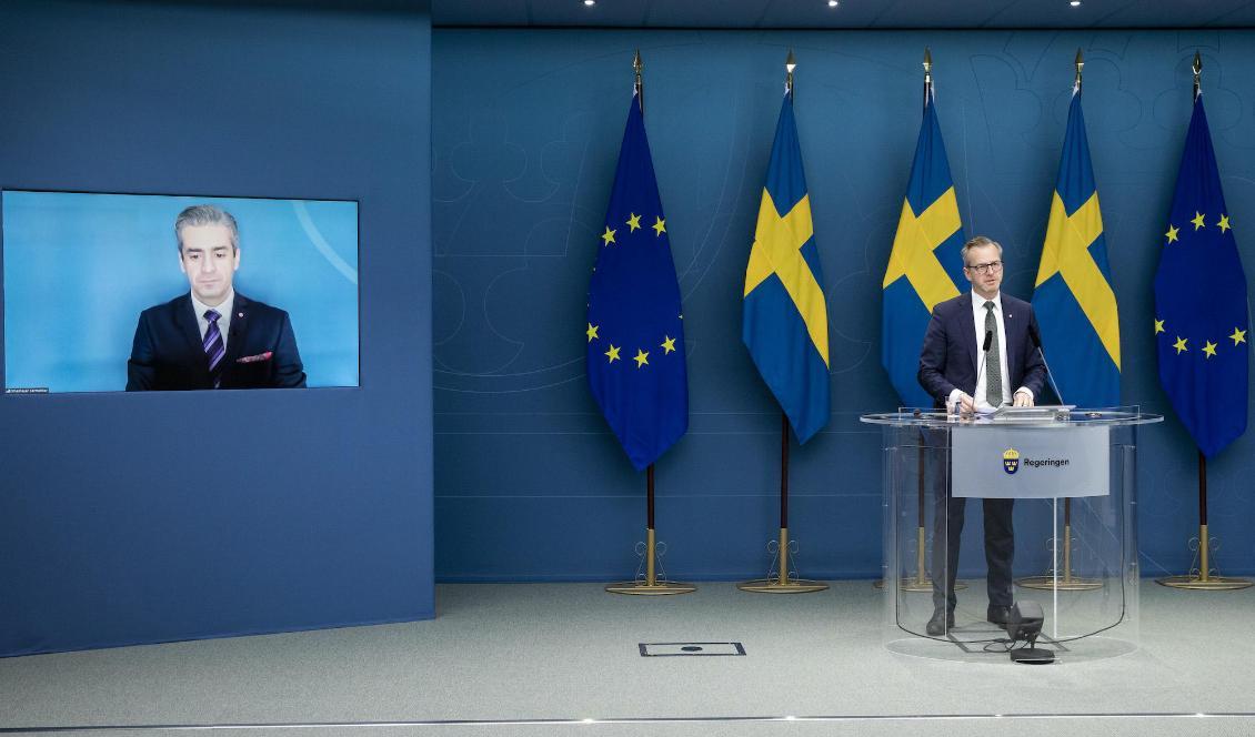 





Finansminister Mikael Damberg presenterar regeringens förslag om elstöd under en presskonferens den 20 januari 2022. Foto: Ninni Andersson/Regeringskansliet                                                                                                                                                                                                                                                                        