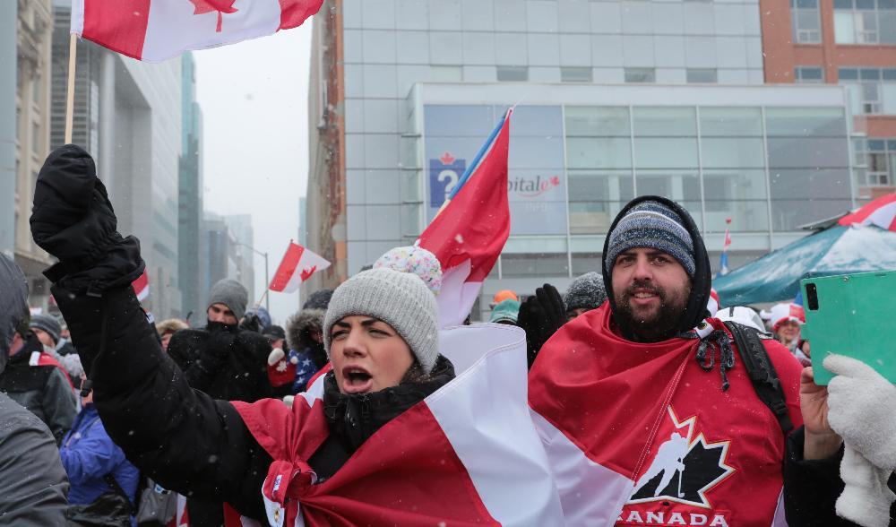 
Demonstranter i Ottawa protesterar mot pandemirestriktioner och vaccinkrav, den 12 februari 2022. Foto: Richard Moore                                            