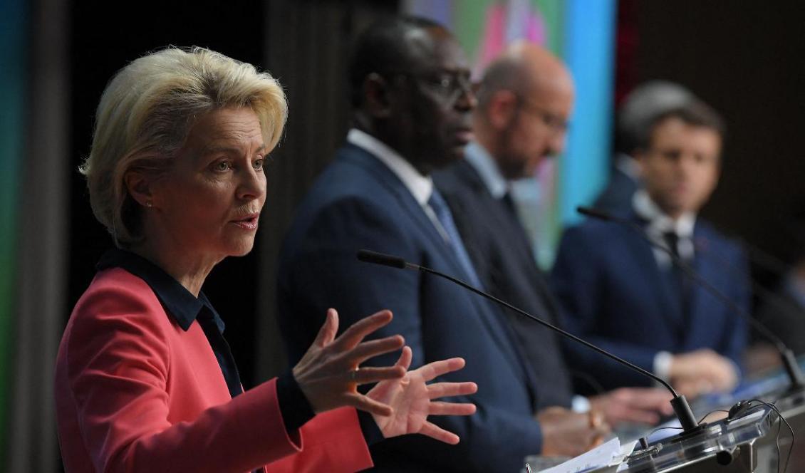 
EU-kommissionens ordförande Ursula von der Leyen håller en presskonferens vid EU-AU toppmötet i Bryssel den 18 februari 2022. Foto: John Thys/Pool/AFP via Getty Images                                            