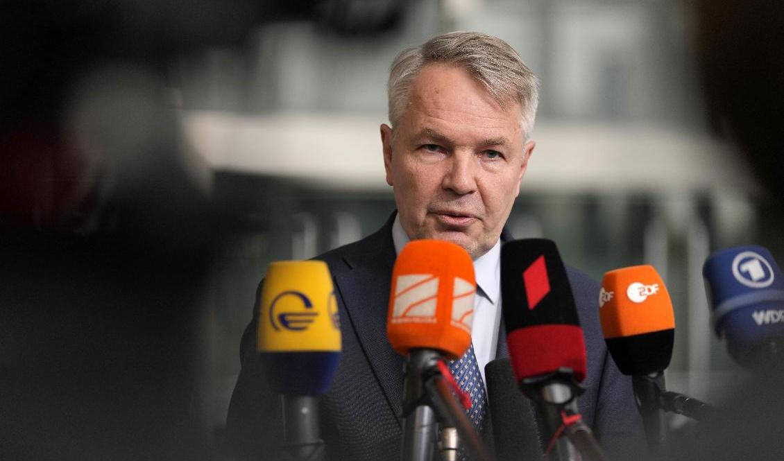 Foto Finlands utrikesminister Pekka Haavisto i samband med ett Natomöte i Bryssel på onsdagen. Foto: Virginia Mayo/AP/TT
