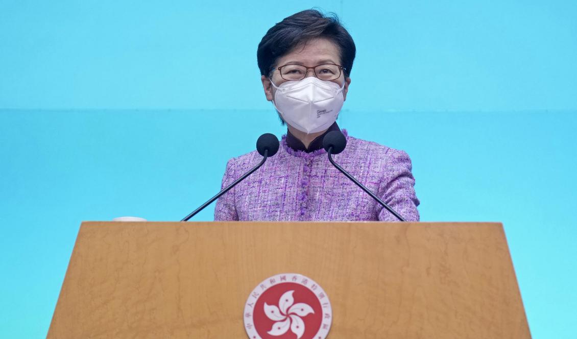 Hongkongs ledare Carrie Lam på en presskonferens den 4 april 2022 i Hongkong. Foto: Vincent Yu – Pool/Getty Images.