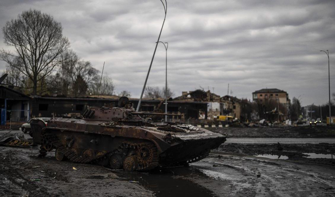 En förstörd rysk stridsvagn i Borodjanka, nordväst om Kiev. Arkivbild. Foto: Petros Giannakouris