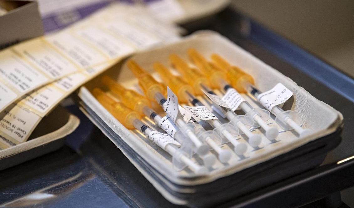Sprutor med coronavaccinet Comirnaty från Pfizer-Biontech. Arkivbild. Foto: Johan Nilsson/TT