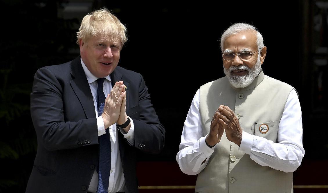 Storbritanniens premiärminister Boris Johnson och Indiens premiärminister Narendra Modi, som nyligen kom överens om ett nytt, utökat försvarssamarbete. Arkivbild. Foto: Ben Stansall/AP/TT