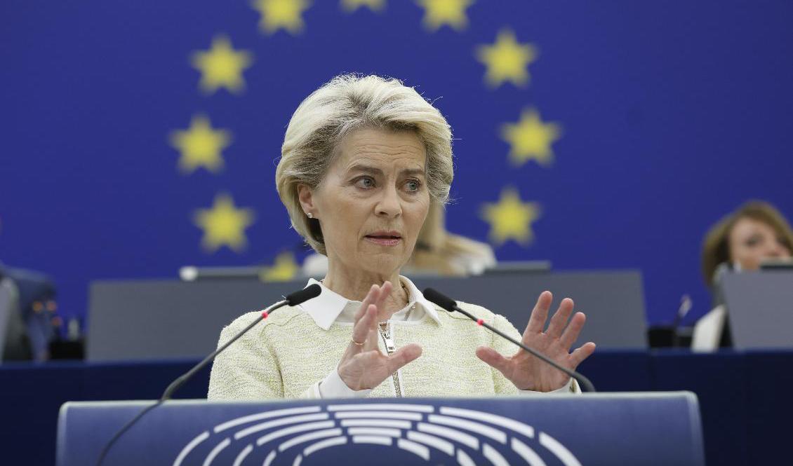EU-kommissionens ordförande Ursula von der Leyen presenterar sitt senaste förslag till nya sanktioner kring Rysslands krig i Ukraina. Foto: Jean-Francois Badias/AP/TT