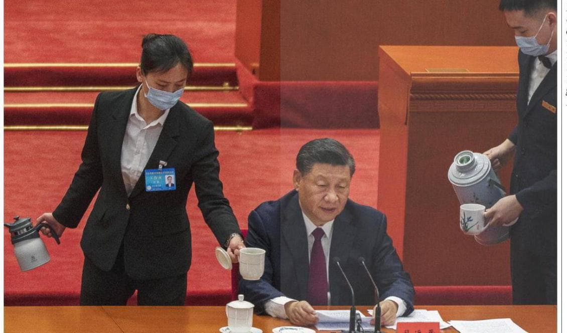 Kinas ledare Xi Jinping serveras te i folkets stora sal. Foto: Kevin Frayer/Getty Images