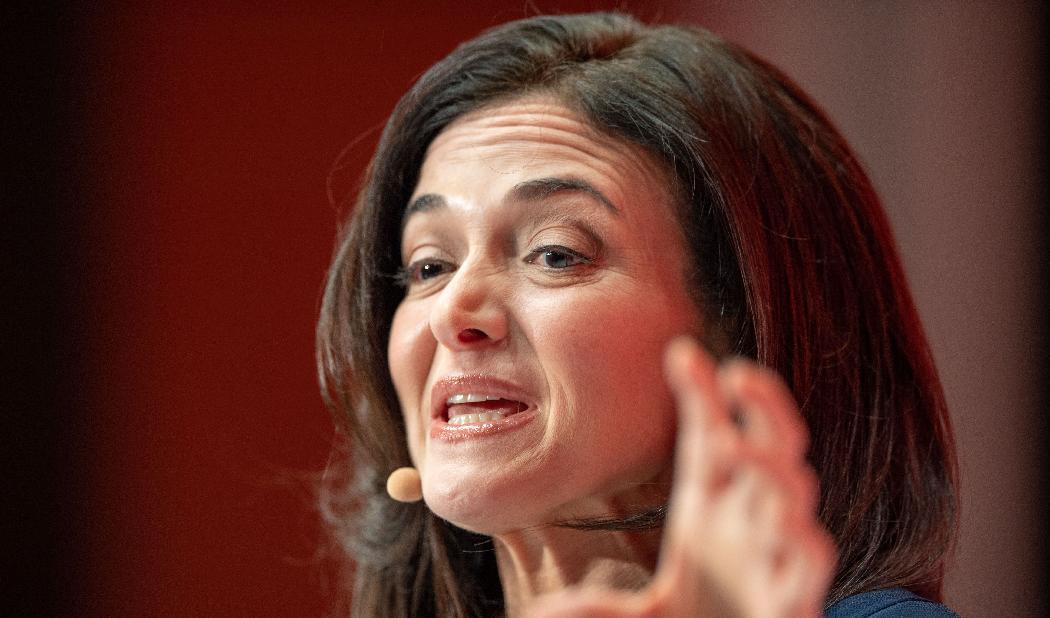 Metas operativa chef Sheryl Sandberg och hennes kollegor i ledningsgruppen har hyllat agerandet vid nedstängningen av nyhetssidor 2021. Foto: Lino Mirgeler/DPA/AFP via Getty Images
